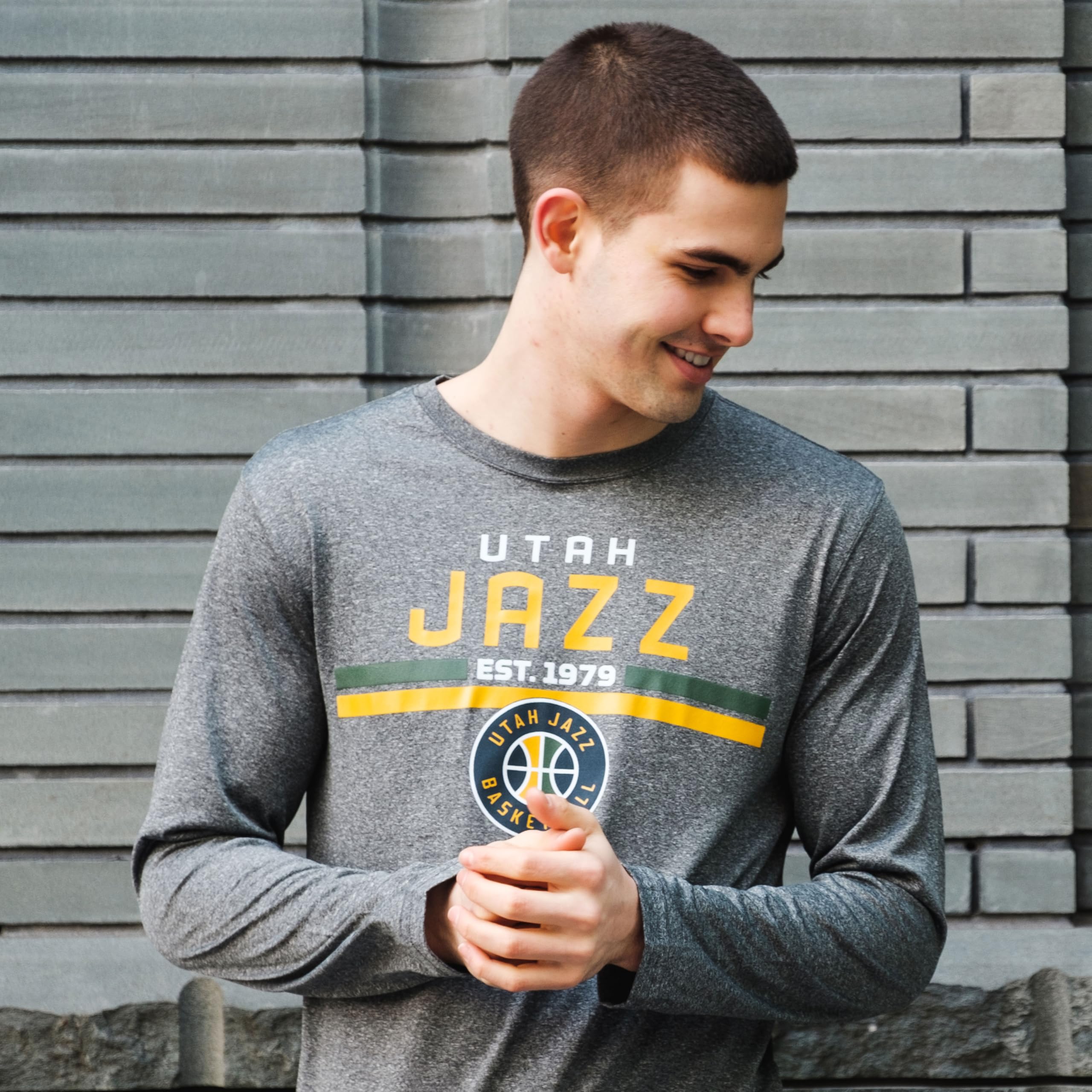 Ultra Game Men's NBA Official Active Long Sleeves Pullover T-Shirt - Image 3