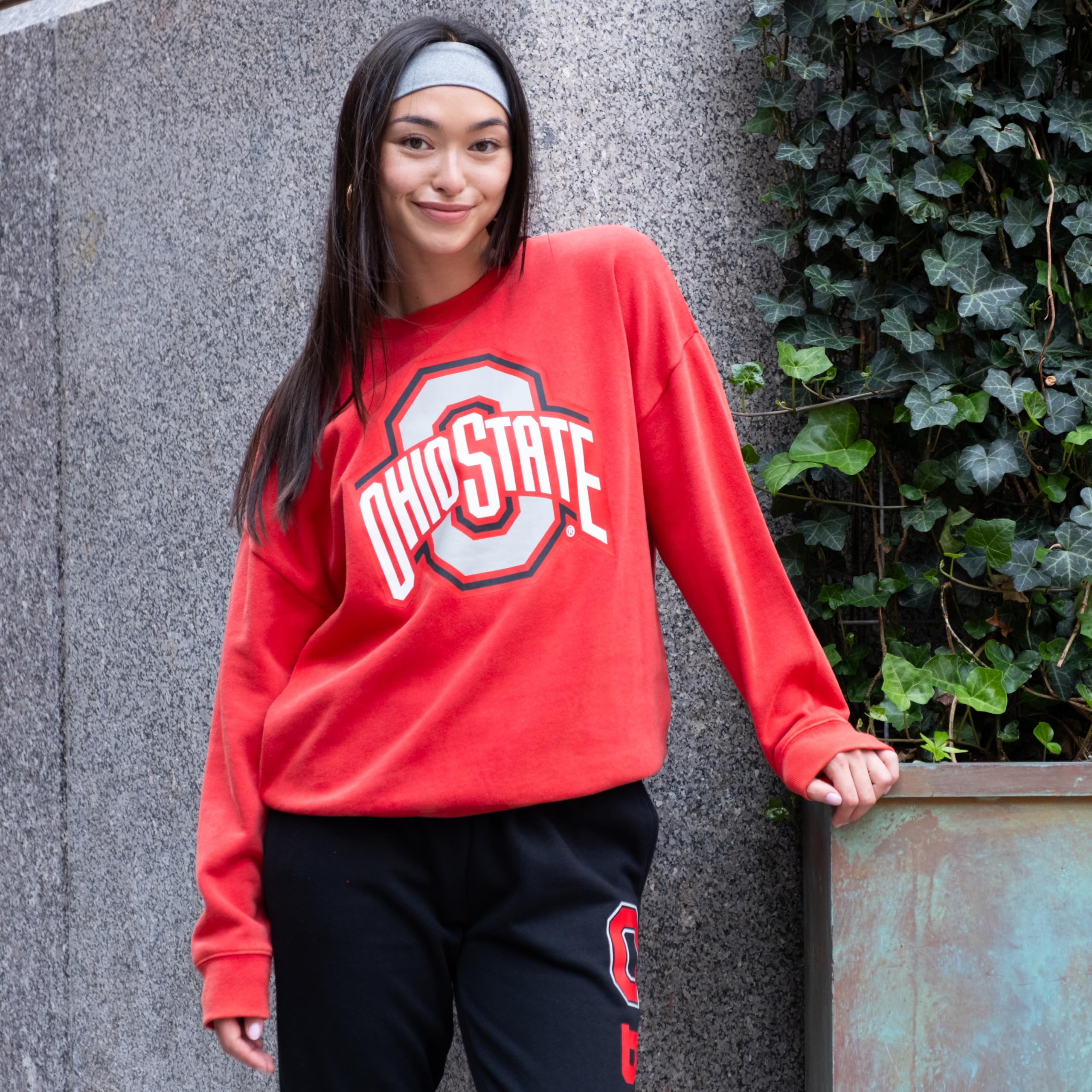 Ultra Game Women's NCAA Official Super Soft Oversized Pullover Sweatshirt - Image 3