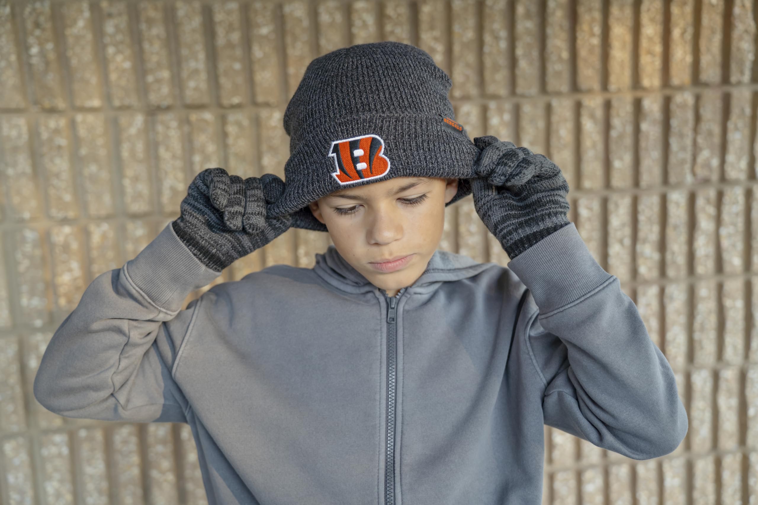 Ultra Game Youth NFL Official Super Soft Marl Knit Winter Beanie Knit Hat with Extra Warm Touch Screen Gloves - Image 5
